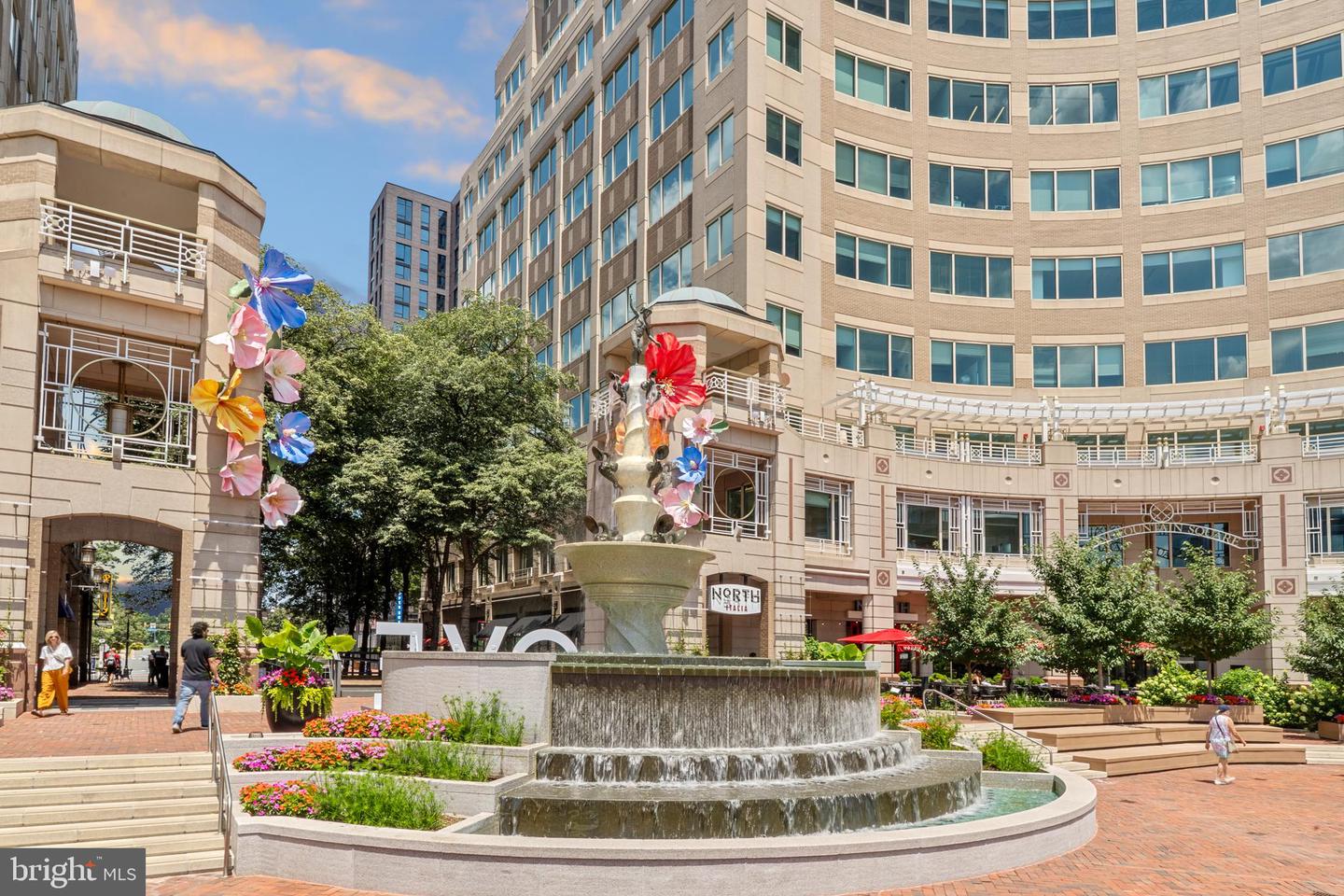 12001 MARKET ST #428, RESTON, Virginia 20190, 1 Bedroom Bedrooms, 5 Rooms Rooms,1 BathroomBathrooms,Residential,For sale,12001 MARKET ST #428,VAFX2256664 MLS # VAFX2256664