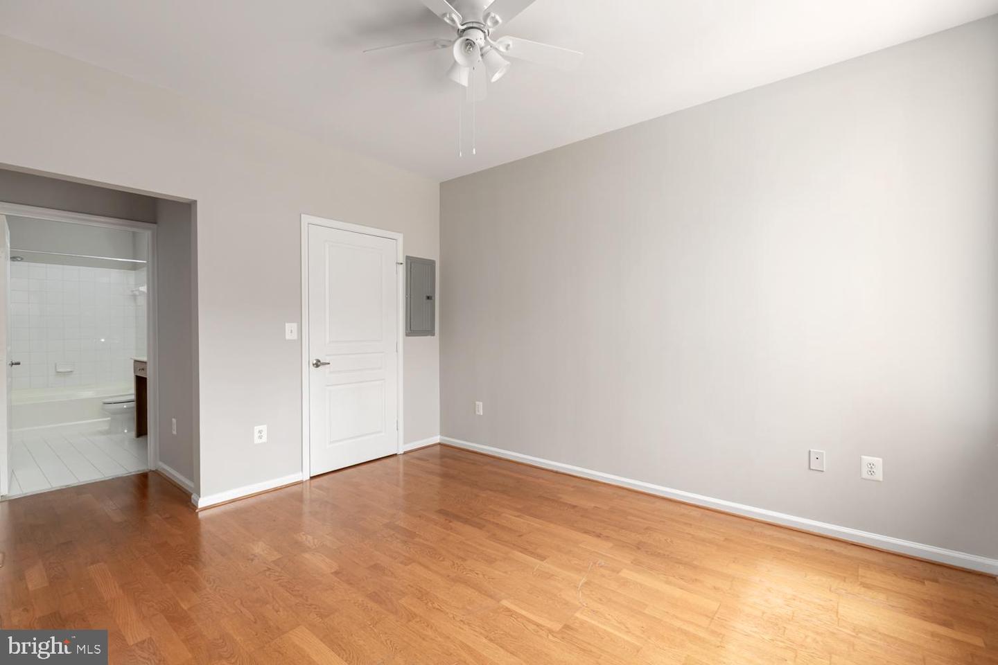 12001 MARKET ST #217, RESTON, Virginia 20190, 2 Bedrooms Bedrooms, ,2 BathroomsBathrooms,Residential,For sale,12001 MARKET ST #217,VAFX2256566 MLS # VAFX2256566