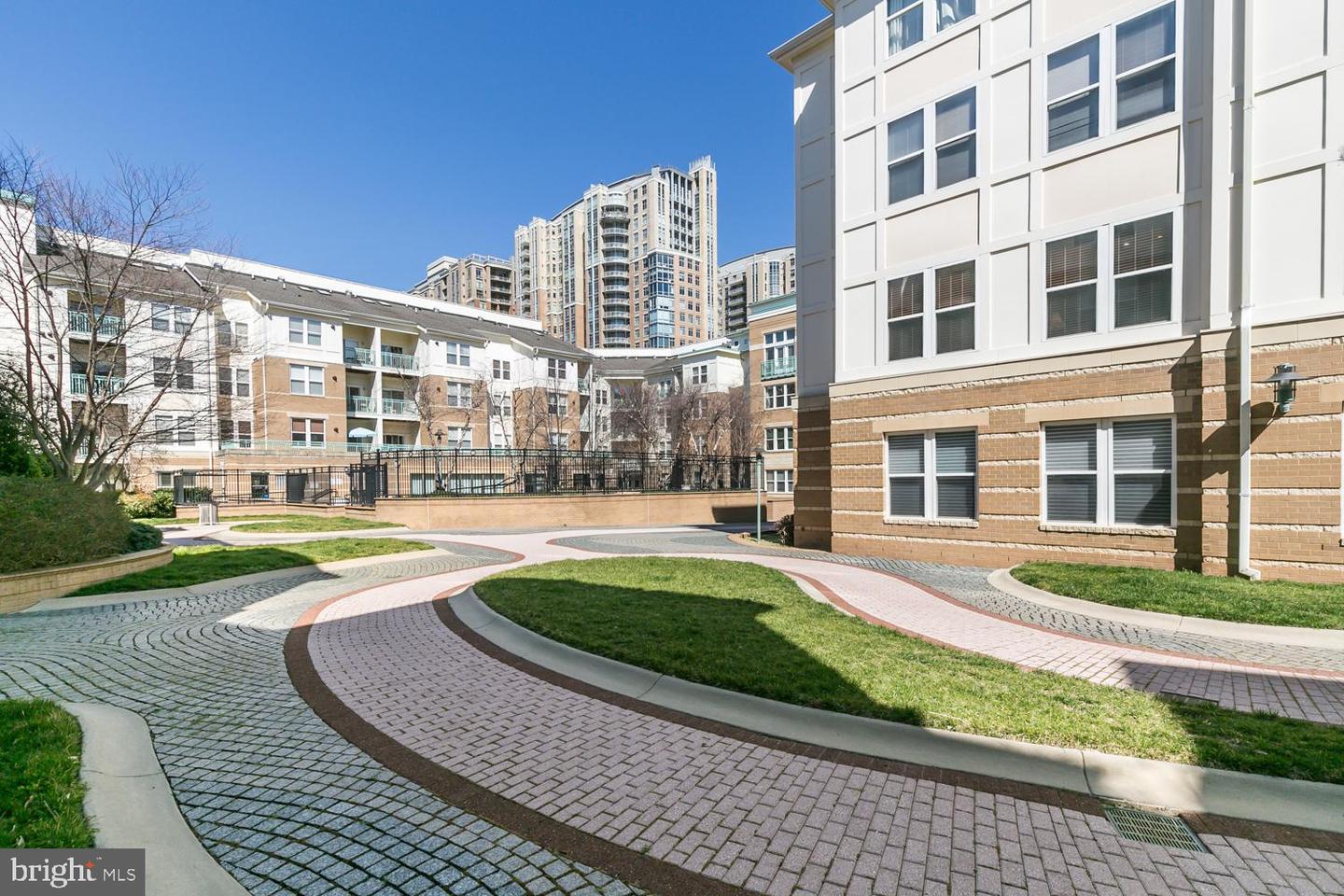 12001 MARKET ST #217, RESTON, Virginia 20190, 2 Bedrooms Bedrooms, ,2 BathroomsBathrooms,Residential,For sale,12001 MARKET ST #217,VAFX2256566 MLS # VAFX2256566