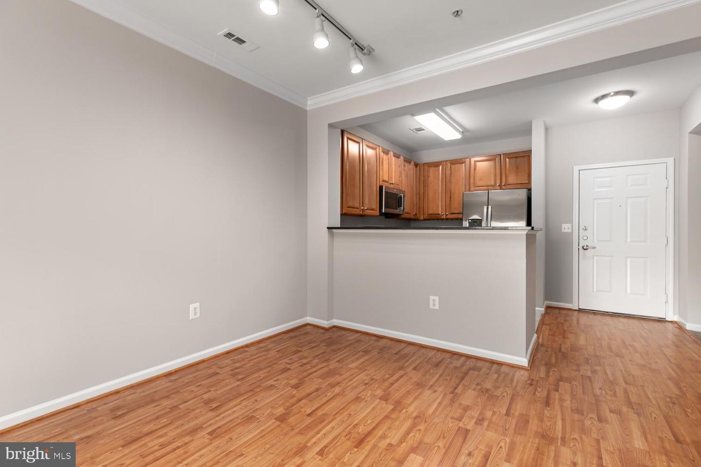 12001 MARKET ST #217, RESTON, Virginia 20190, 2 Bedrooms Bedrooms, ,2 BathroomsBathrooms,Residential,For sale,12001 MARKET ST #217,VAFX2256566 MLS # VAFX2256566