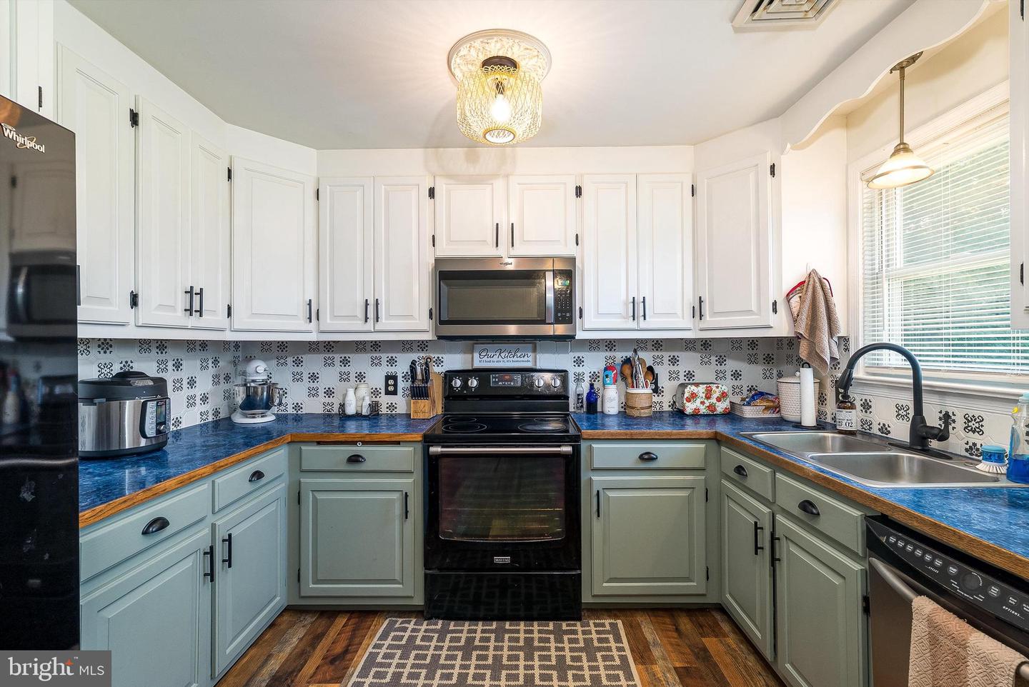 412 TRAYFOOT RD, GROTTOES, Virginia 24441, 6 Bedrooms Bedrooms, ,2 BathroomsBathrooms,Residential,For sale,412 TRAYFOOT RD,VAAG2002636 MLS # VAAG2002636