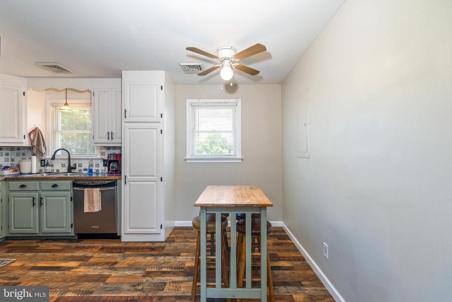 412 TRAYFOOT RD, GROTTOES, Virginia 24441, 6 Bedrooms Bedrooms, ,2 BathroomsBathrooms,Residential,For sale,412 TRAYFOOT RD,VAAG2002636 MLS # VAAG2002636