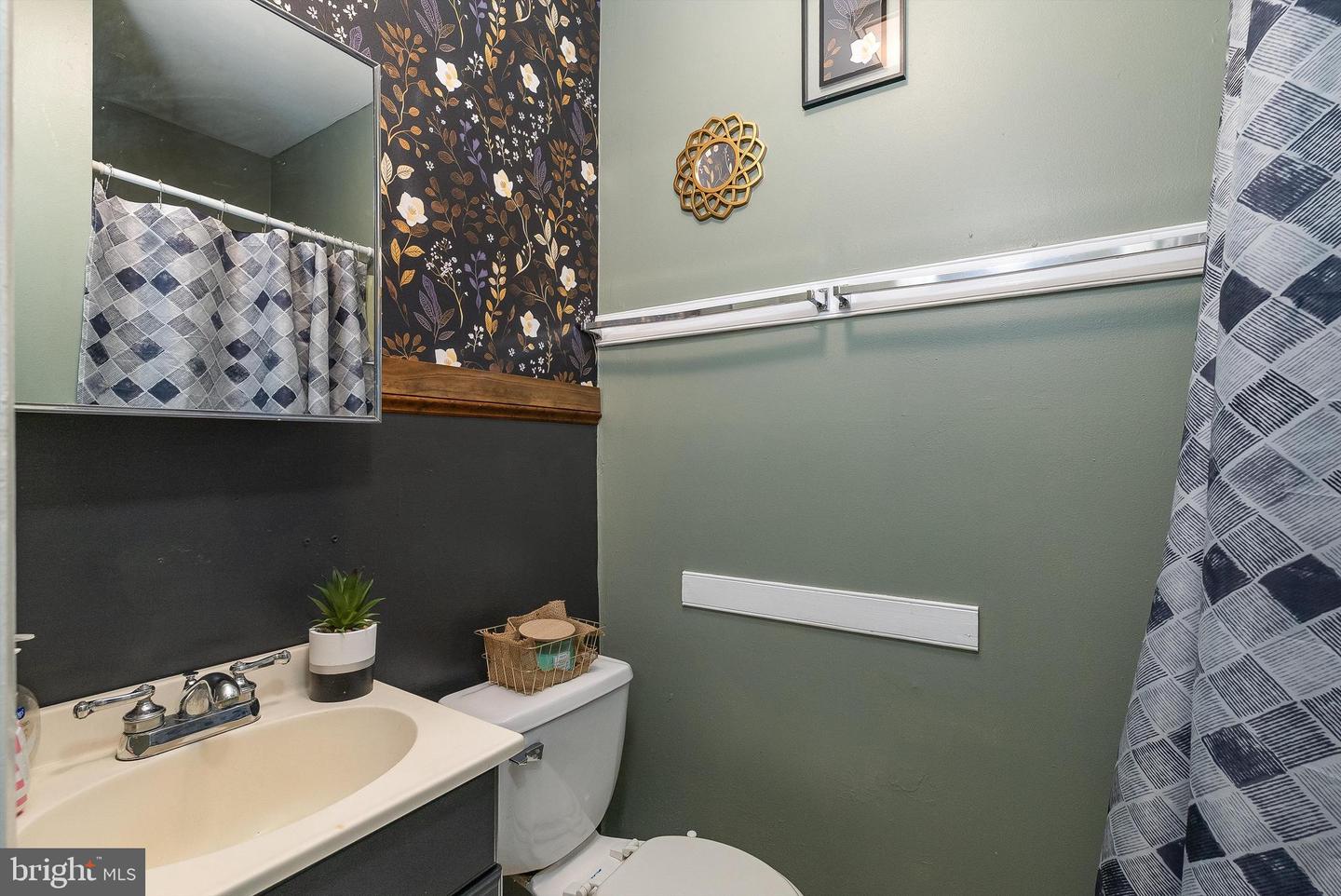 412 TRAYFOOT RD, GROTTOES, Virginia 24441, 6 Bedrooms Bedrooms, ,2 BathroomsBathrooms,Residential,For sale,412 TRAYFOOT RD,VAAG2002636 MLS # VAAG2002636