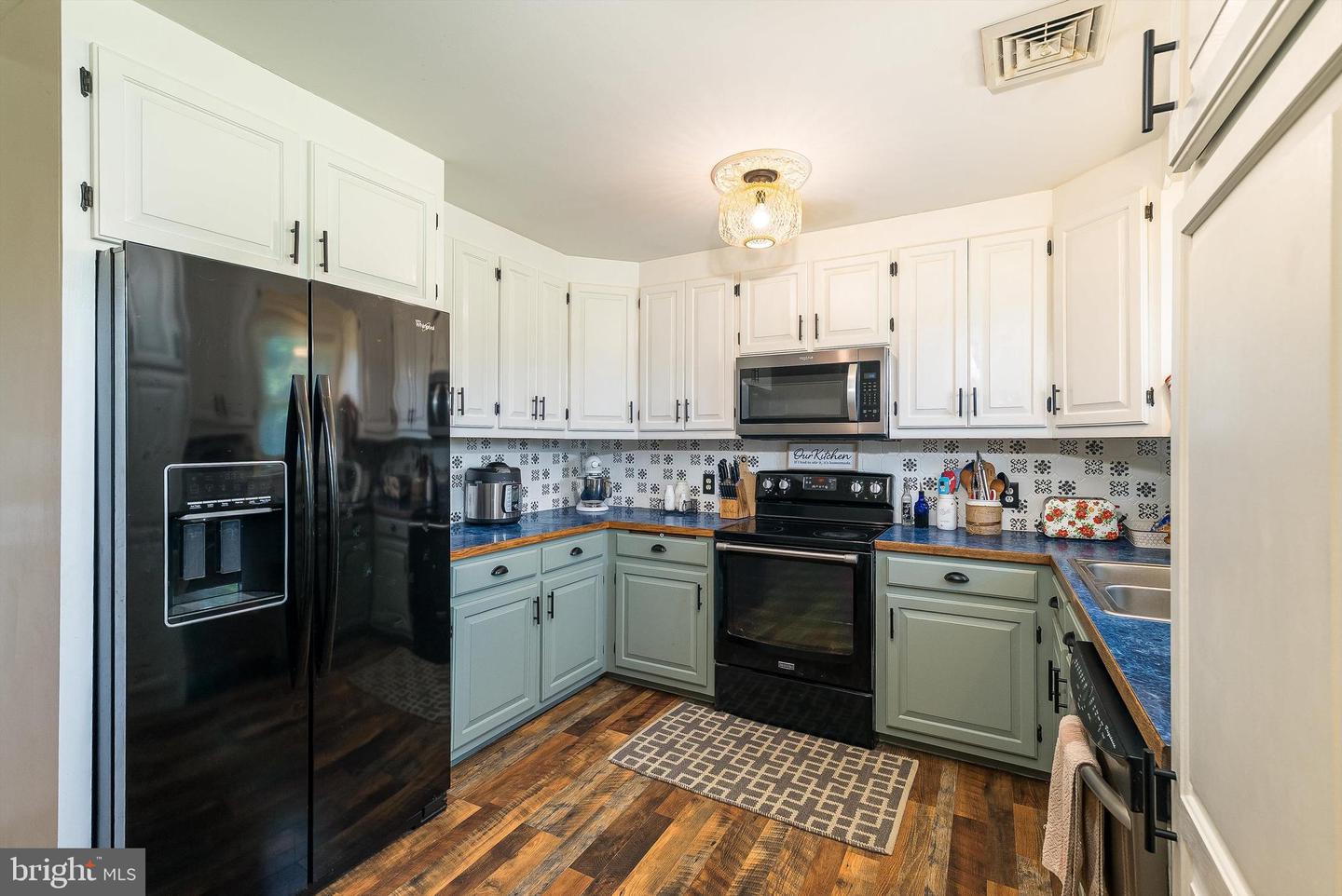 412 TRAYFOOT RD, GROTTOES, Virginia 24441, 6 Bedrooms Bedrooms, ,2 BathroomsBathrooms,Residential,For sale,412 TRAYFOOT RD,VAAG2002636 MLS # VAAG2002636