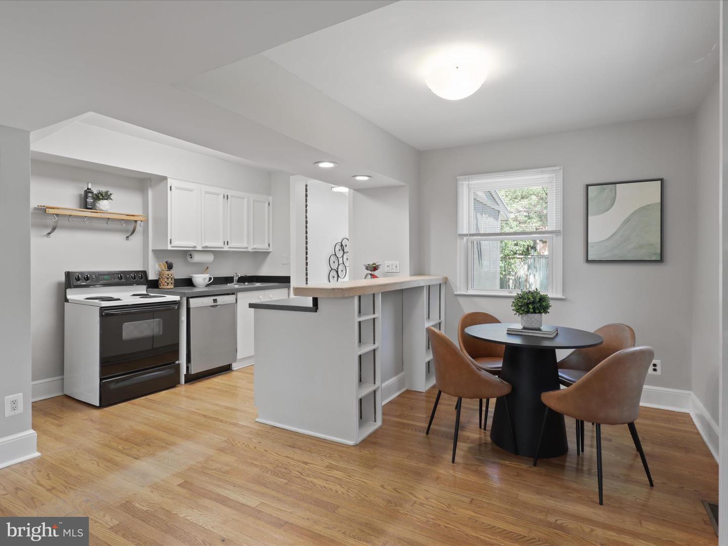 3717 3RD ST S, ARLINGTON, Virginia 22204, 2 Bedrooms Bedrooms, ,1 BathroomBathrooms,Residential,For sale,3717 3RD ST S,VAAR2061152 MLS # VAAR2061152