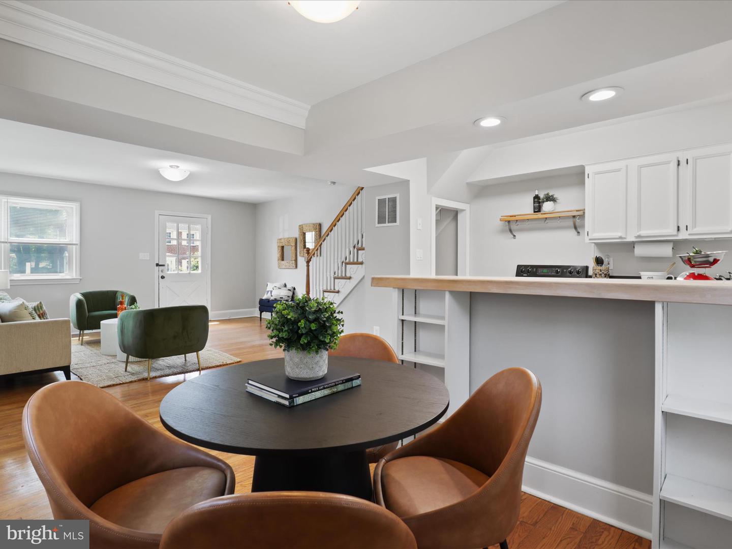 3717 3RD ST S, ARLINGTON, Virginia 22204, 2 Bedrooms Bedrooms, ,1 BathroomBathrooms,Residential,For sale,3717 3RD ST S,VAAR2061152 MLS # VAAR2061152