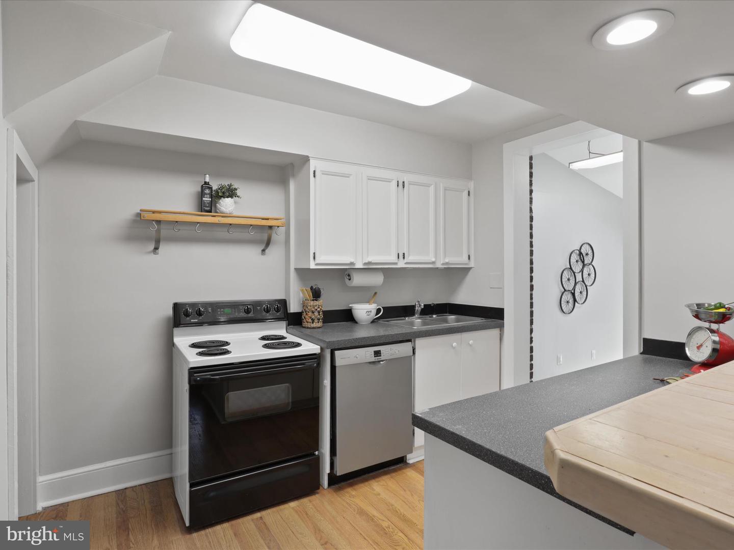 3717 3RD ST S, ARLINGTON, Virginia 22204, 2 Bedrooms Bedrooms, ,1 BathroomBathrooms,Residential,For sale,3717 3RD ST S,VAAR2061152 MLS # VAAR2061152