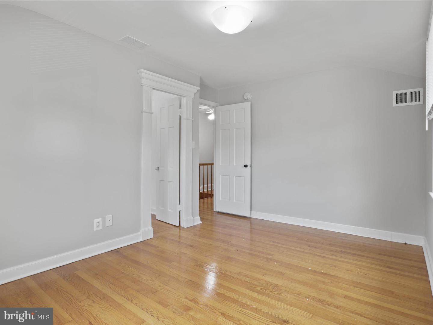 3717 3RD ST S, ARLINGTON, Virginia 22204, 2 Bedrooms Bedrooms, ,1 BathroomBathrooms,Residential,For sale,3717 3RD ST S,VAAR2061152 MLS # VAAR2061152