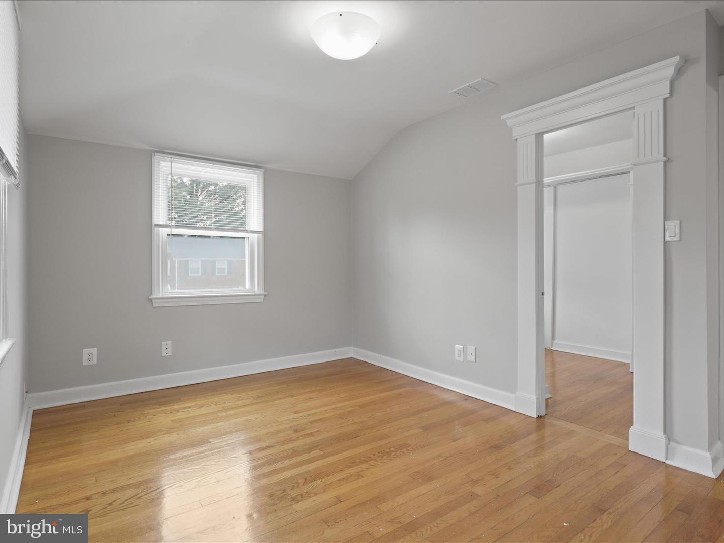 3717 3RD ST S, ARLINGTON, Virginia 22204, 2 Bedrooms Bedrooms, ,1 BathroomBathrooms,Residential,For sale,3717 3RD ST S,VAAR2061152 MLS # VAAR2061152