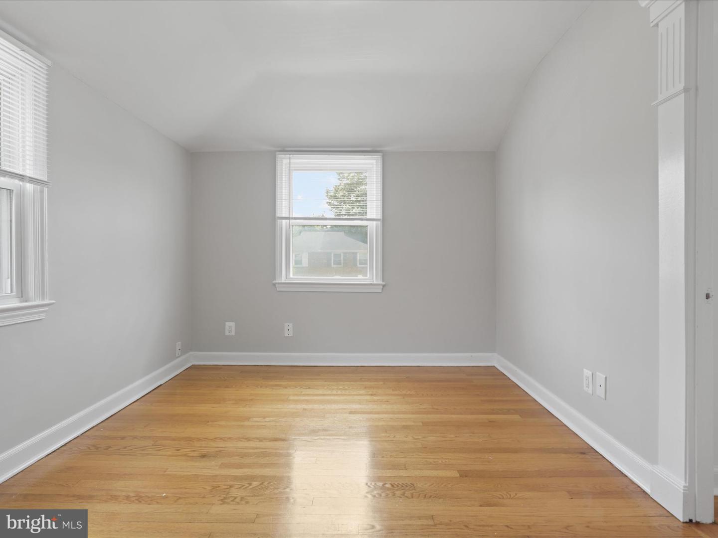 3717 3RD ST S, ARLINGTON, Virginia 22204, 2 Bedrooms Bedrooms, ,1 BathroomBathrooms,Residential,For sale,3717 3RD ST S,VAAR2061152 MLS # VAAR2061152