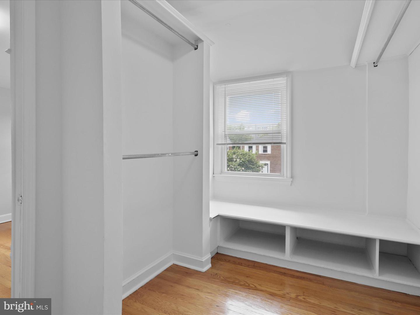 3717 3RD ST S, ARLINGTON, Virginia 22204, 2 Bedrooms Bedrooms, ,1 BathroomBathrooms,Residential,For sale,3717 3RD ST S,VAAR2061152 MLS # VAAR2061152