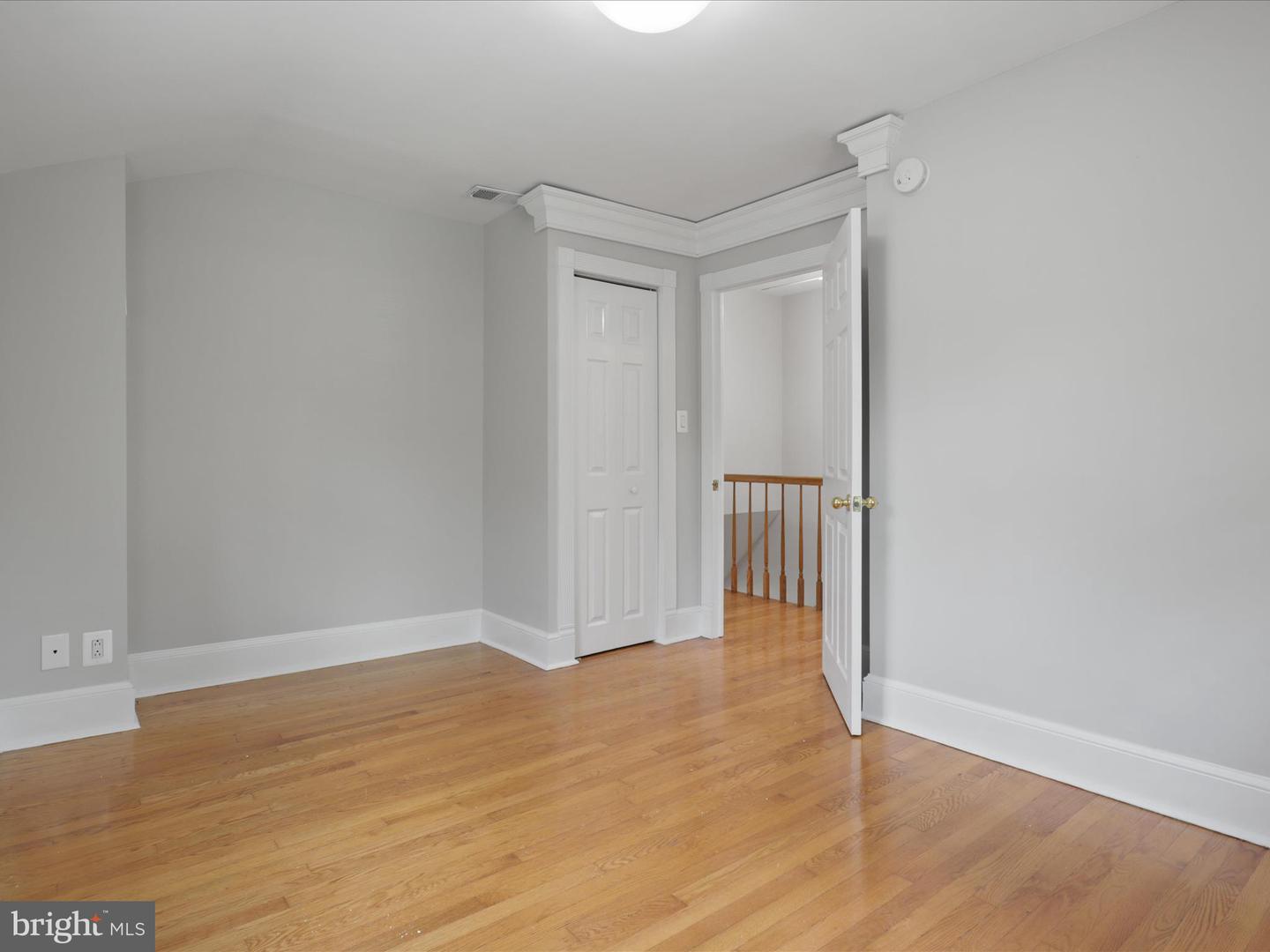 3717 3RD ST S, ARLINGTON, Virginia 22204, 2 Bedrooms Bedrooms, ,1 BathroomBathrooms,Residential,For sale,3717 3RD ST S,VAAR2061152 MLS # VAAR2061152