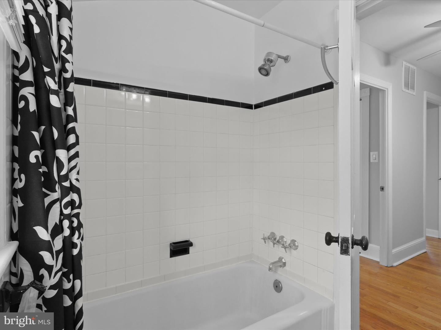 3717 3RD ST S, ARLINGTON, Virginia 22204, 2 Bedrooms Bedrooms, ,1 BathroomBathrooms,Residential,For sale,3717 3RD ST S,VAAR2061152 MLS # VAAR2061152