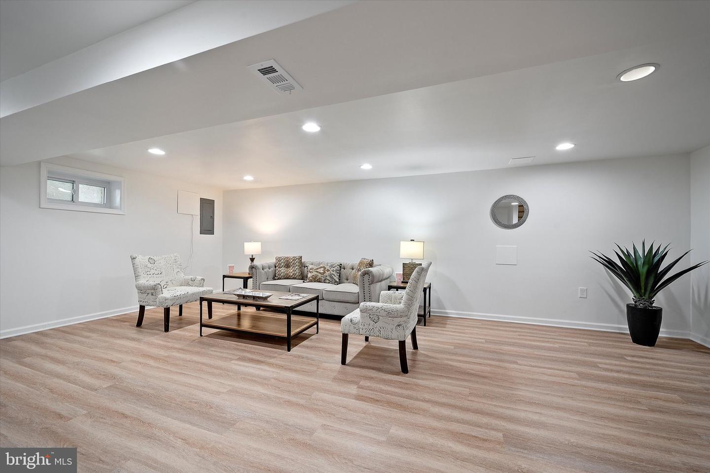 7403 BATH ST, SPRINGFIELD, Virginia 22150, 3 Bedrooms Bedrooms, ,2 BathroomsBathrooms,Residential,For sale,7403 BATH ST,VAFX2256430 MLS # VAFX2256430