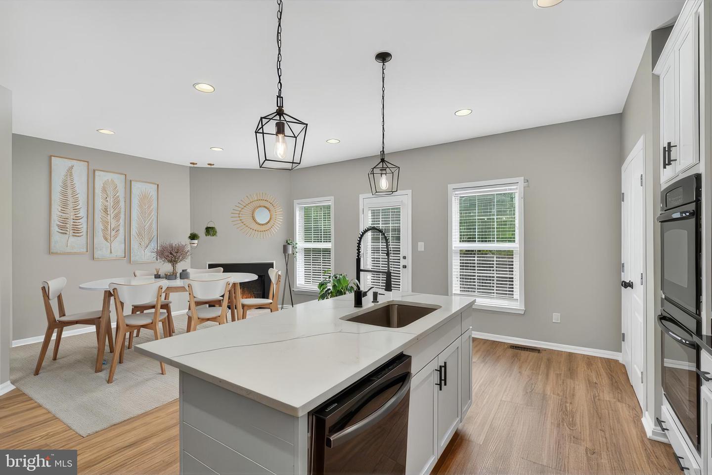 41901 DIAMONDLEAF TER, ALDIE, Virginia 20105, 3 Bedrooms Bedrooms, ,3 BathroomsBathrooms,Residential,For sale,41901 DIAMONDLEAF TER,VALO2102792 MLS # VALO2102792