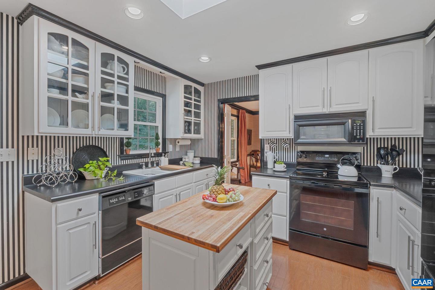 316 WESTMINSTER RD, CHARLOTTESVILLE, Virginia 22901, 3 Bedrooms Bedrooms, ,2 BathroomsBathrooms,Residential,For sale,316 WESTMINSTER RD,666950 MLS # 666950