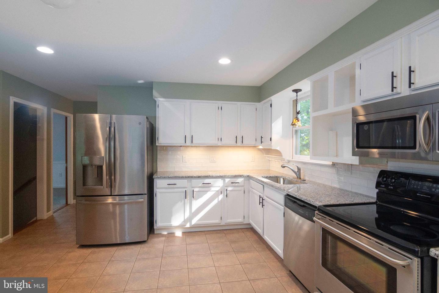 487 APPLEWOOD DR, FRONT ROYAL, Virginia 22630, 4 Bedrooms Bedrooms, ,3 BathroomsBathrooms,Residential,For sale,487 APPLEWOOD DR,VAWR2011754 MLS # VAWR2011754
