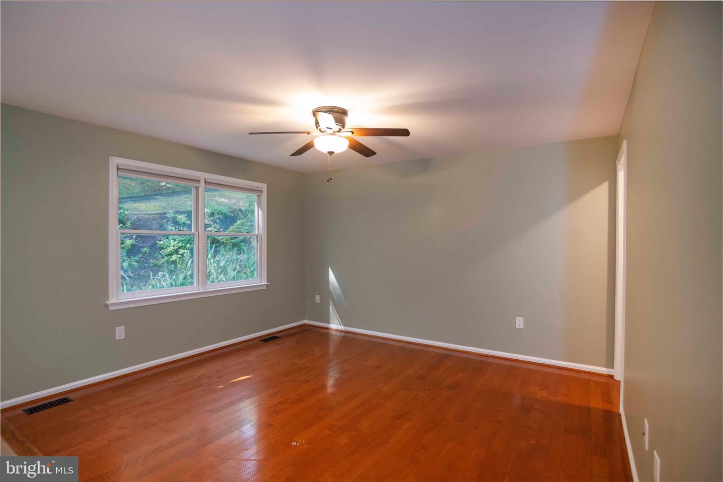 487 APPLEWOOD DR, FRONT ROYAL, Virginia 22630, 4 Bedrooms Bedrooms, ,3 BathroomsBathrooms,Residential,For sale,487 APPLEWOOD DR,VAWR2011754 MLS # VAWR2011754