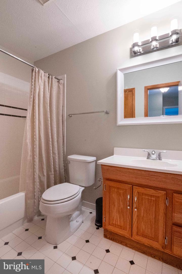 487 APPLEWOOD DR, FRONT ROYAL, Virginia 22630, 4 Bedrooms Bedrooms, ,3 BathroomsBathrooms,Residential,For sale,487 APPLEWOOD DR,VAWR2011754 MLS # VAWR2011754