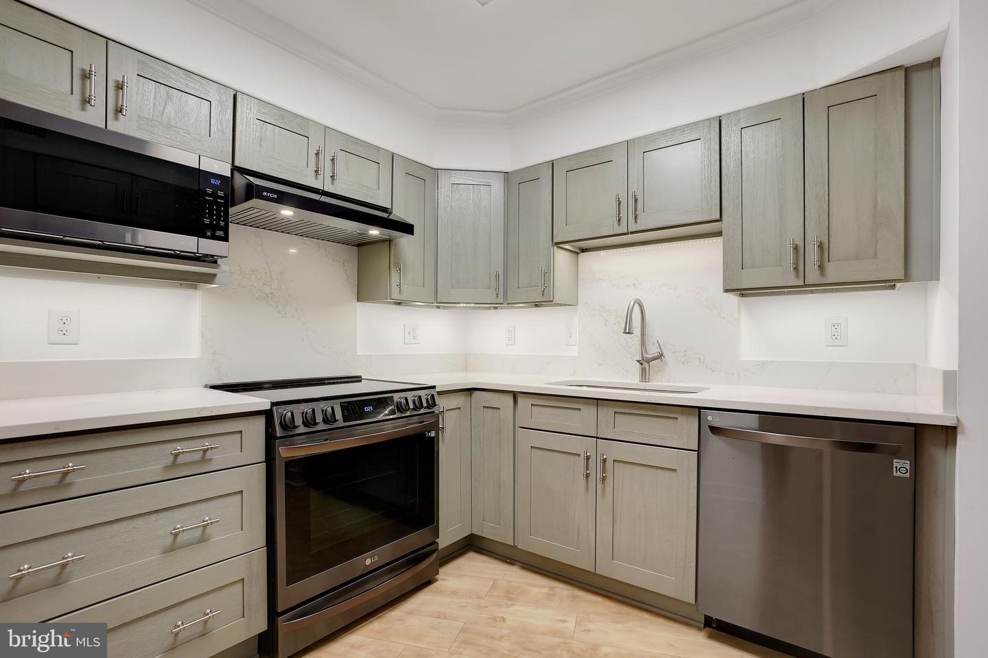5901 MOUNT EAGLE DR #511, ALEXANDRIA, Virginia 22303, 2 Bedrooms Bedrooms, 8 Rooms Rooms,1 BathroomBathrooms,Residential,For sale,5901 MOUNT EAGLE DR #511,VAFX2256628 MLS # VAFX2256628