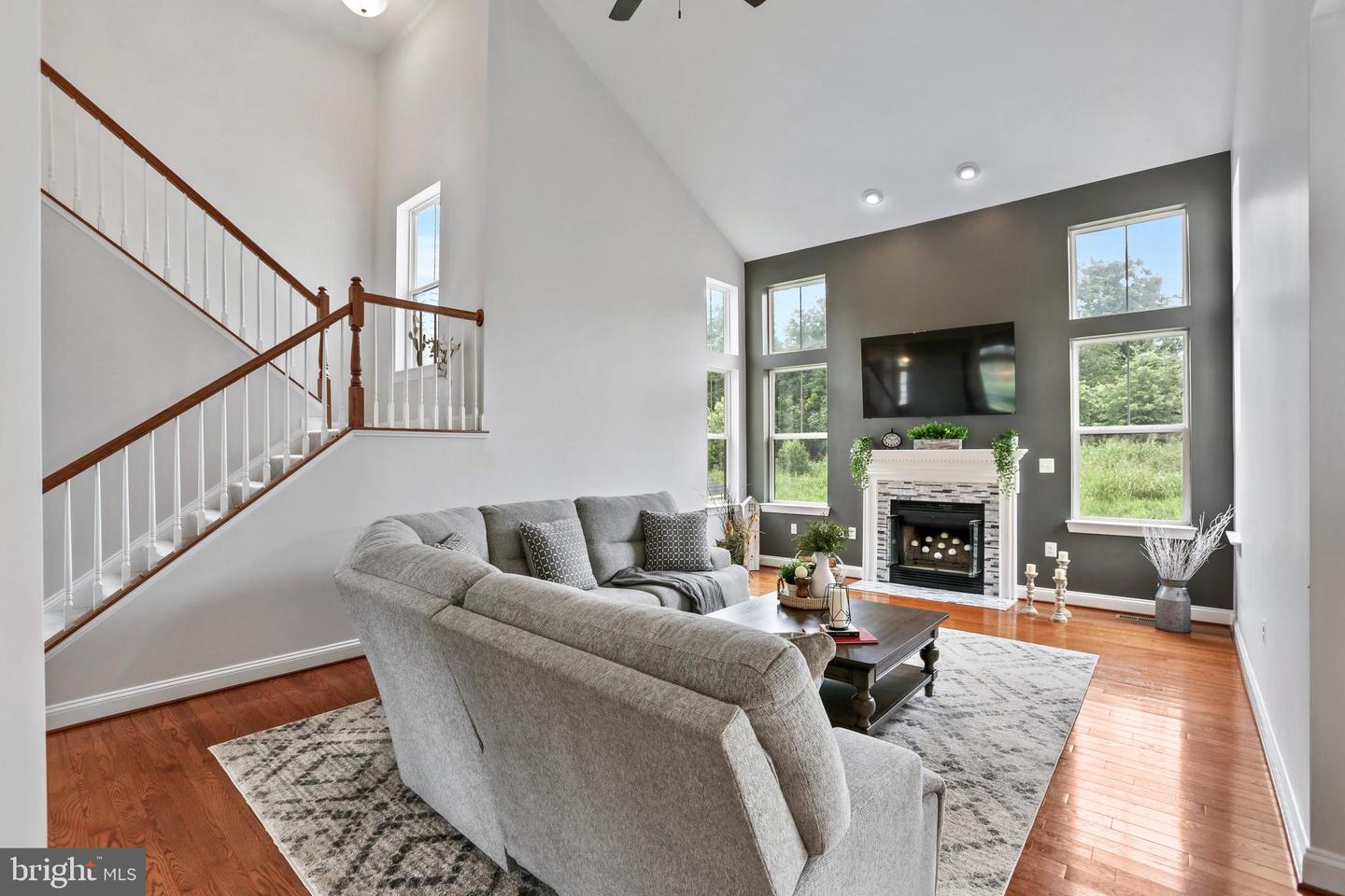 35686 KEDLESTON CT, ROUND HILL, Virginia 20141, 4 Bedrooms Bedrooms, ,3 BathroomsBathrooms,Residential,For sale,35686 KEDLESTON CT,VALO2102822 MLS # VALO2102822