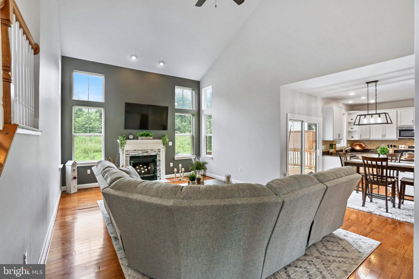 35686 KEDLESTON CT, ROUND HILL, Virginia 20141, 4 Bedrooms Bedrooms, ,3 BathroomsBathrooms,Residential,For sale,35686 KEDLESTON CT,VALO2102822 MLS # VALO2102822