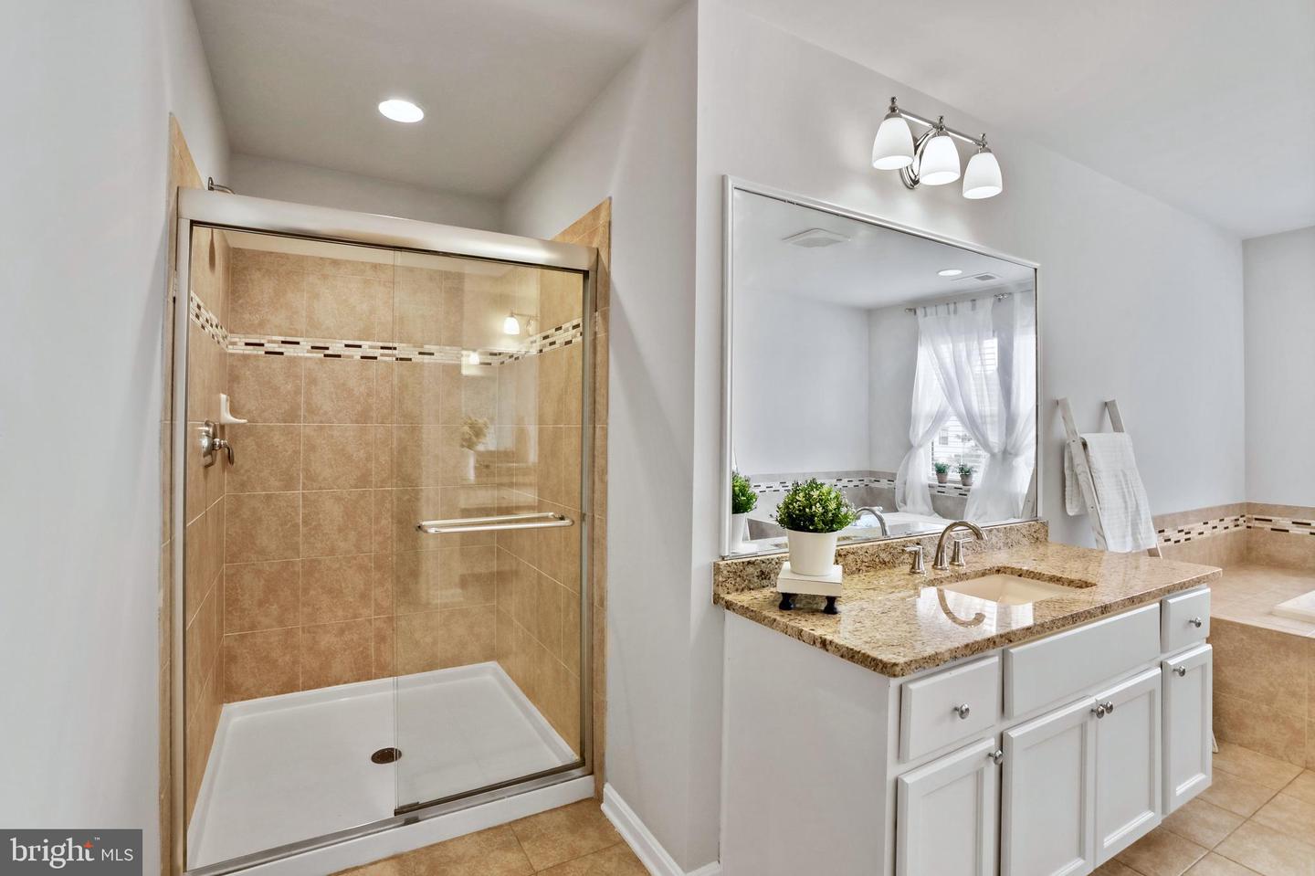 35686 KEDLESTON CT, ROUND HILL, Virginia 20141, 4 Bedrooms Bedrooms, ,3 BathroomsBathrooms,Residential,For sale,35686 KEDLESTON CT,VALO2102822 MLS # VALO2102822