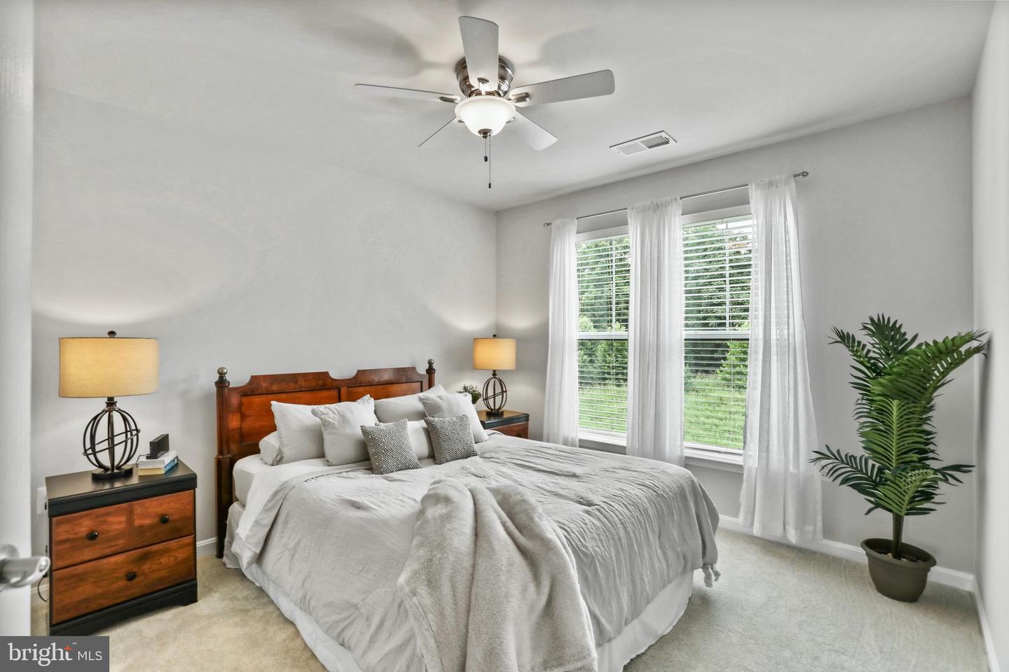 35686 KEDLESTON CT, ROUND HILL, Virginia 20141, 4 Bedrooms Bedrooms, ,3 BathroomsBathrooms,Residential,For sale,35686 KEDLESTON CT,VALO2102822 MLS # VALO2102822