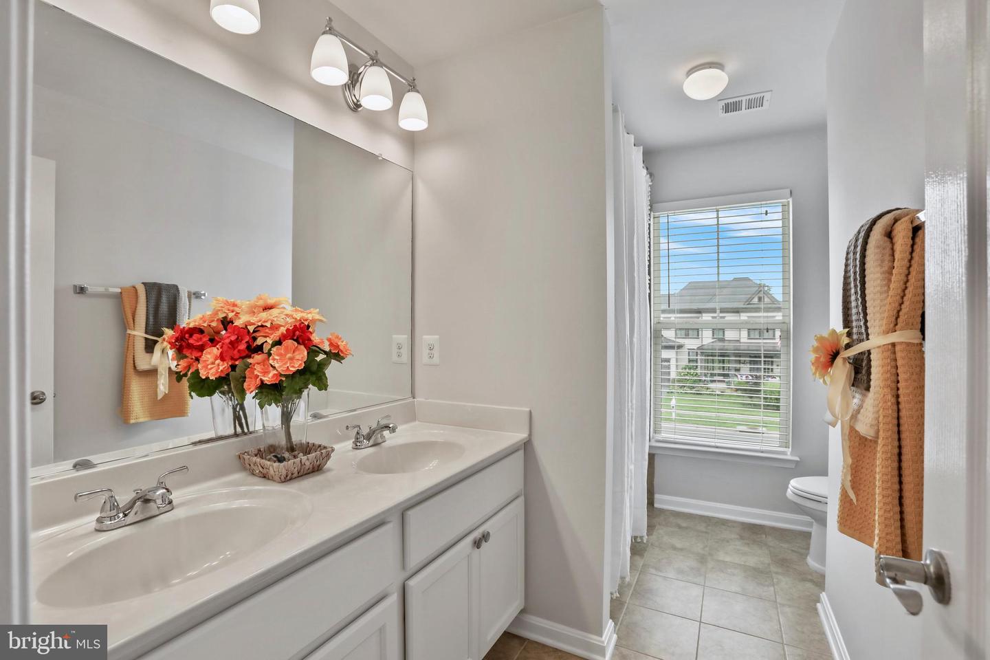 35686 KEDLESTON CT, ROUND HILL, Virginia 20141, 4 Bedrooms Bedrooms, ,3 BathroomsBathrooms,Residential,For sale,35686 KEDLESTON CT,VALO2102822 MLS # VALO2102822