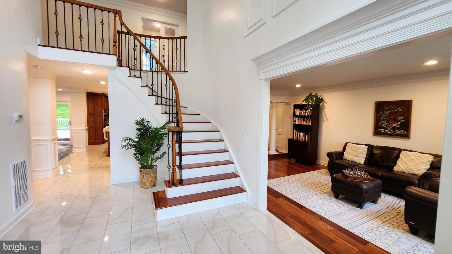 5503 CHESTERMILL CT, FAIRFAX, Virginia 22030, 5 Bedrooms Bedrooms, ,3 BathroomsBathrooms,Residential,For sale,5503 CHESTERMILL CT,VAFX2256806 MLS # VAFX2256806
