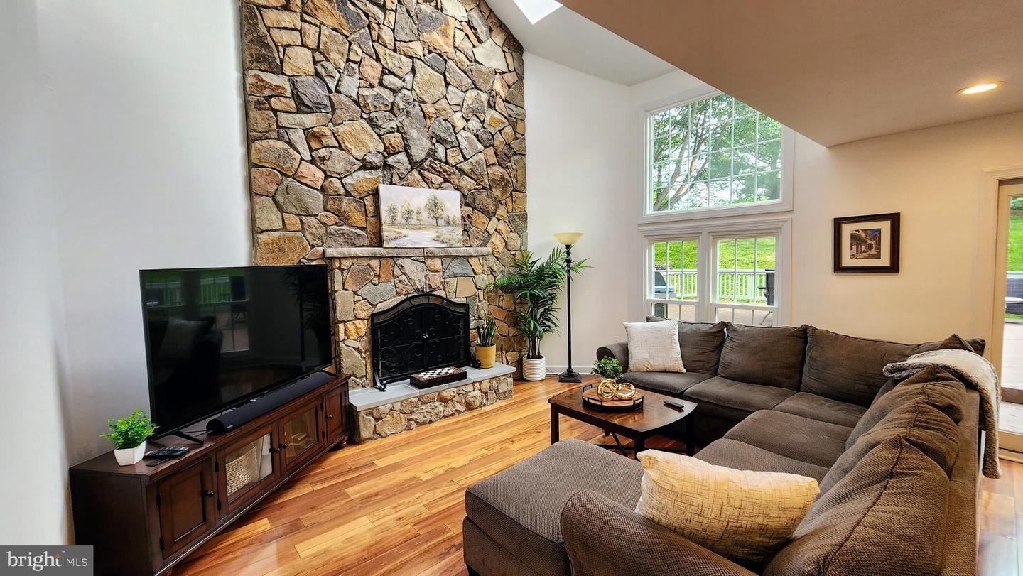 5503 CHESTERMILL CT, FAIRFAX, Virginia 22030, 5 Bedrooms Bedrooms, ,3 BathroomsBathrooms,Residential,For sale,5503 CHESTERMILL CT,VAFX2256806 MLS # VAFX2256806