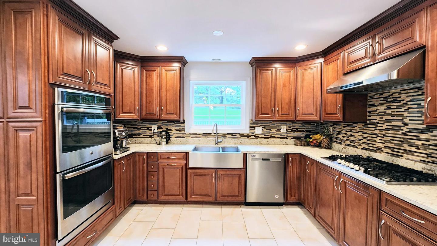 5503 CHESTERMILL CT, FAIRFAX, Virginia 22030, 5 Bedrooms Bedrooms, ,3 BathroomsBathrooms,Residential,For sale,5503 CHESTERMILL CT,VAFX2256806 MLS # VAFX2256806
