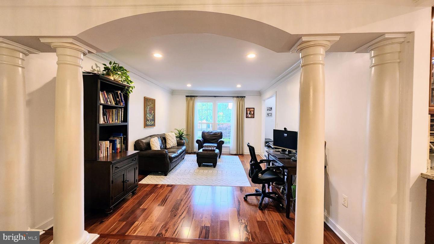 5503 CHESTERMILL CT, FAIRFAX, Virginia 22030, 5 Bedrooms Bedrooms, ,3 BathroomsBathrooms,Residential,For sale,5503 CHESTERMILL CT,VAFX2256806 MLS # VAFX2256806