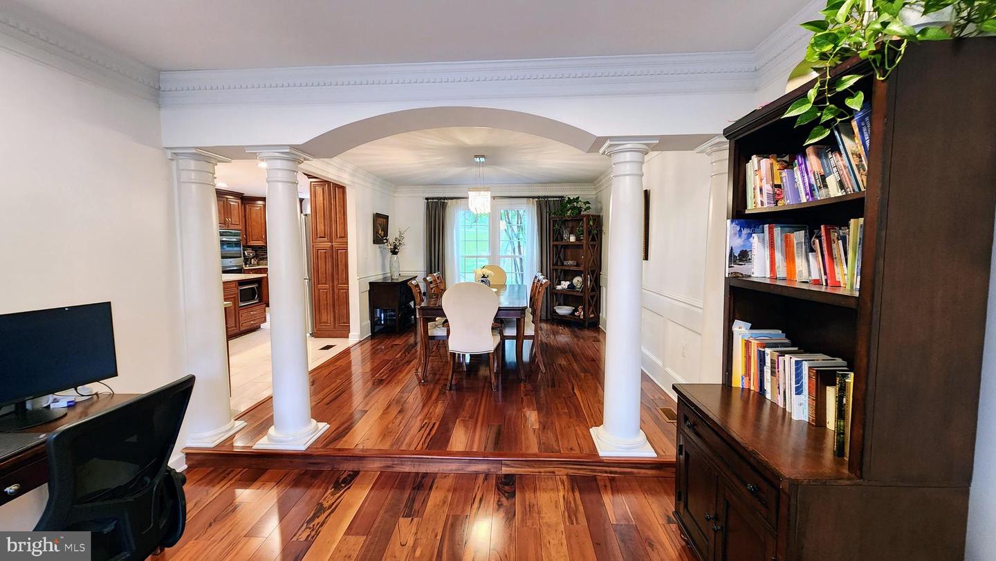 5503 CHESTERMILL CT, FAIRFAX, Virginia 22030, 5 Bedrooms Bedrooms, ,3 BathroomsBathrooms,Residential,For sale,5503 CHESTERMILL CT,VAFX2256806 MLS # VAFX2256806