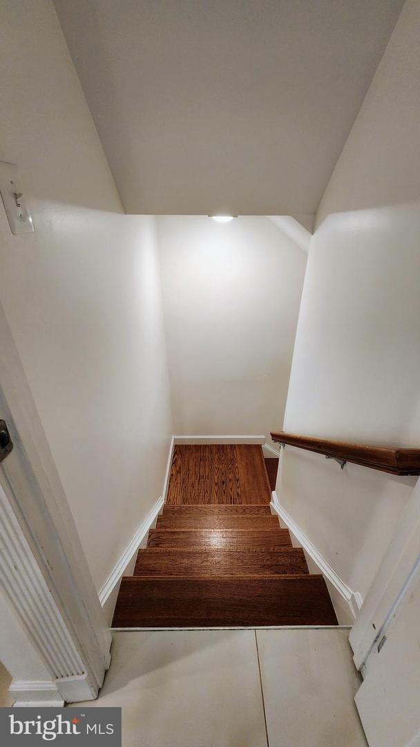 5503 CHESTERMILL CT, FAIRFAX, Virginia 22030, 5 Bedrooms Bedrooms, ,3 BathroomsBathrooms,Residential,For sale,5503 CHESTERMILL CT,VAFX2256806 MLS # VAFX2256806