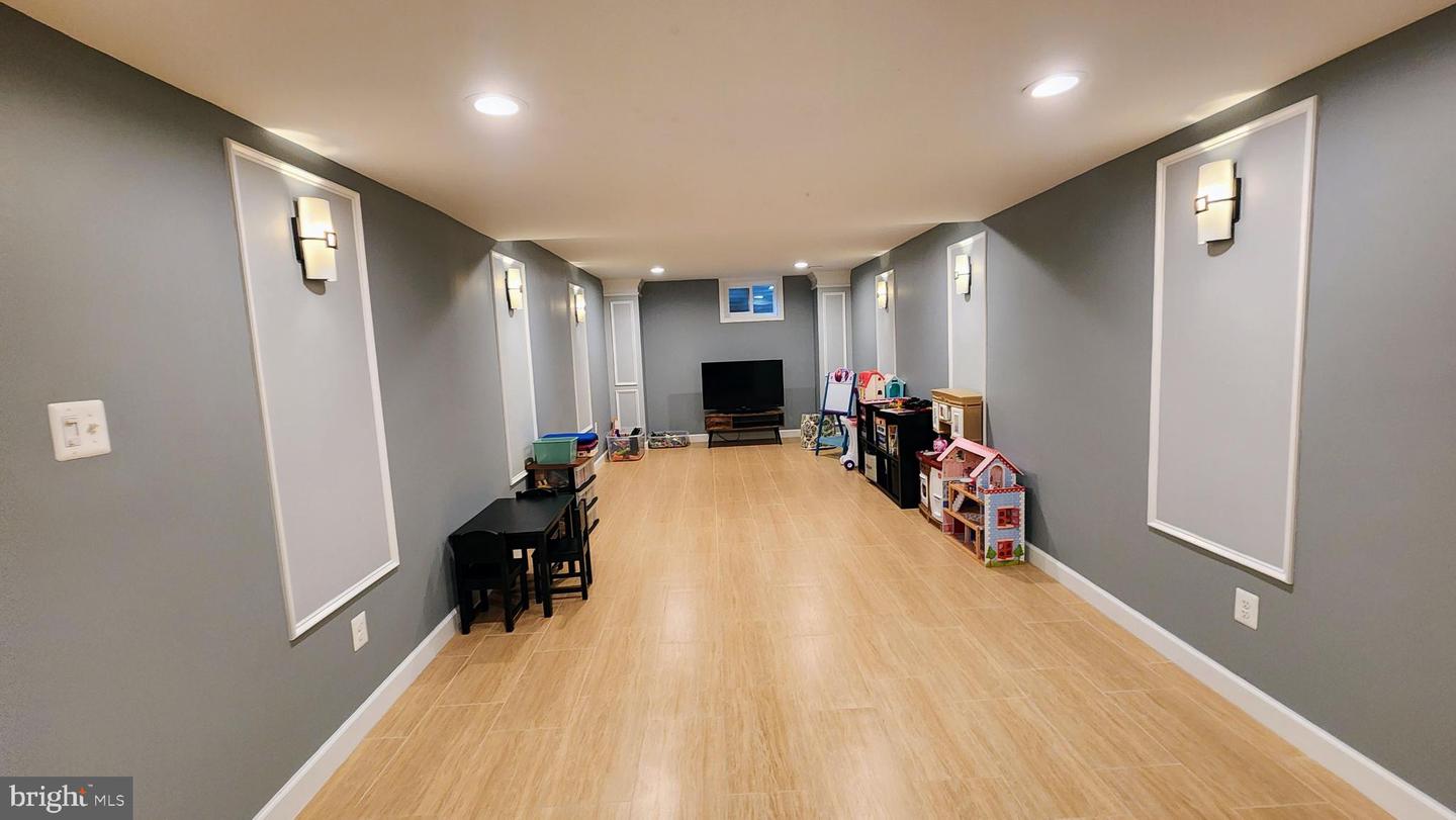 5503 CHESTERMILL CT, FAIRFAX, Virginia 22030, 5 Bedrooms Bedrooms, ,3 BathroomsBathrooms,Residential,For sale,5503 CHESTERMILL CT,VAFX2256806 MLS # VAFX2256806