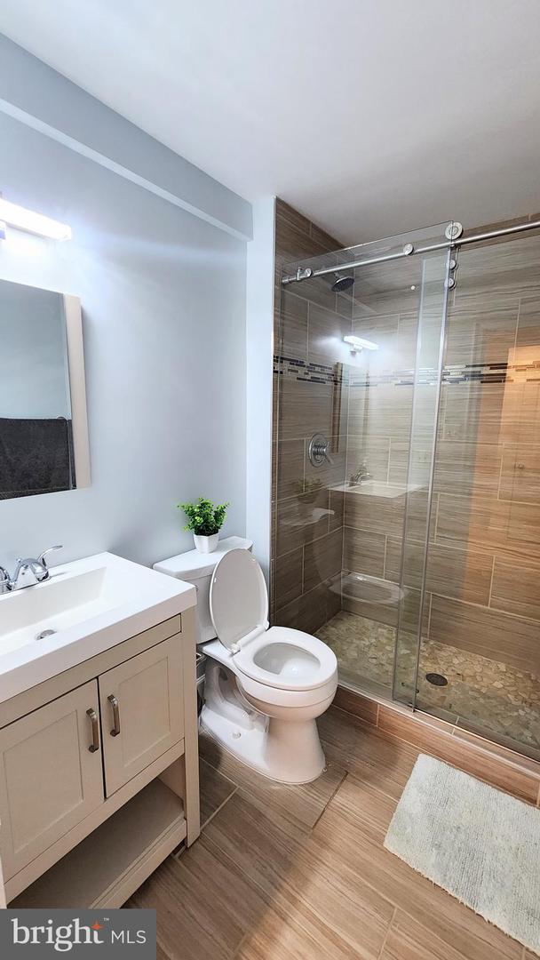 5503 CHESTERMILL CT, FAIRFAX, Virginia 22030, 5 Bedrooms Bedrooms, ,3 BathroomsBathrooms,Residential,For sale,5503 CHESTERMILL CT,VAFX2256806 MLS # VAFX2256806