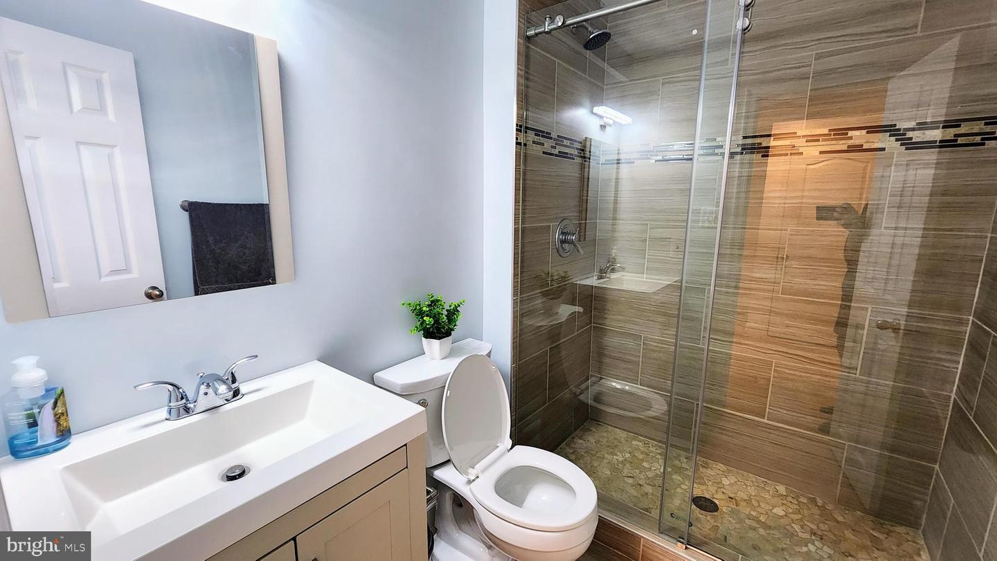 5503 CHESTERMILL CT, FAIRFAX, Virginia 22030, 5 Bedrooms Bedrooms, ,3 BathroomsBathrooms,Residential,For sale,5503 CHESTERMILL CT,VAFX2256806 MLS # VAFX2256806