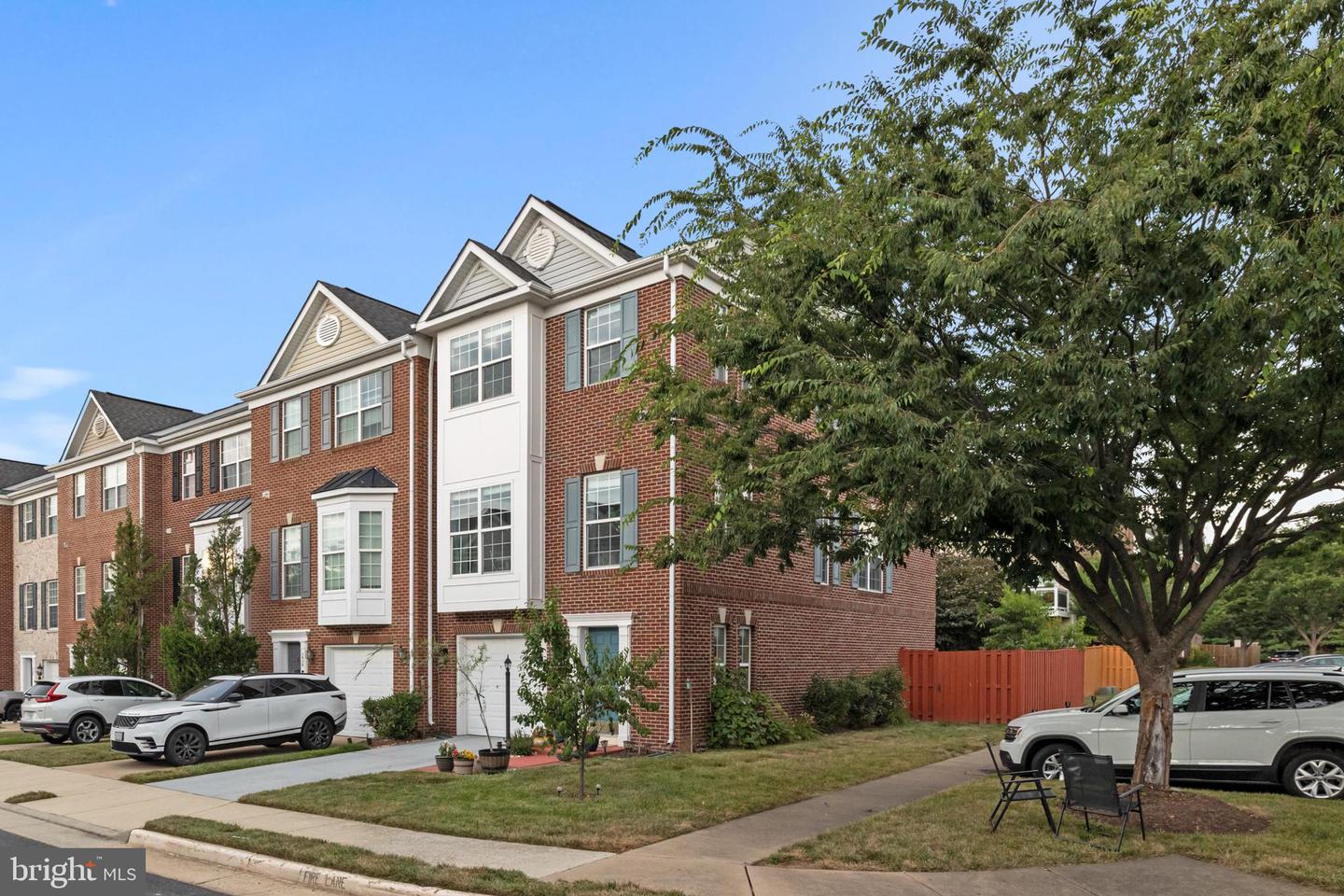 236 HAWKS VIEW SQ SE, LEESBURG, Virginia 20175, 3 Bedrooms Bedrooms, ,2 BathroomsBathrooms,Residential,For sale,236 HAWKS VIEW SQ SE,VALO2102830 MLS # VALO2102830