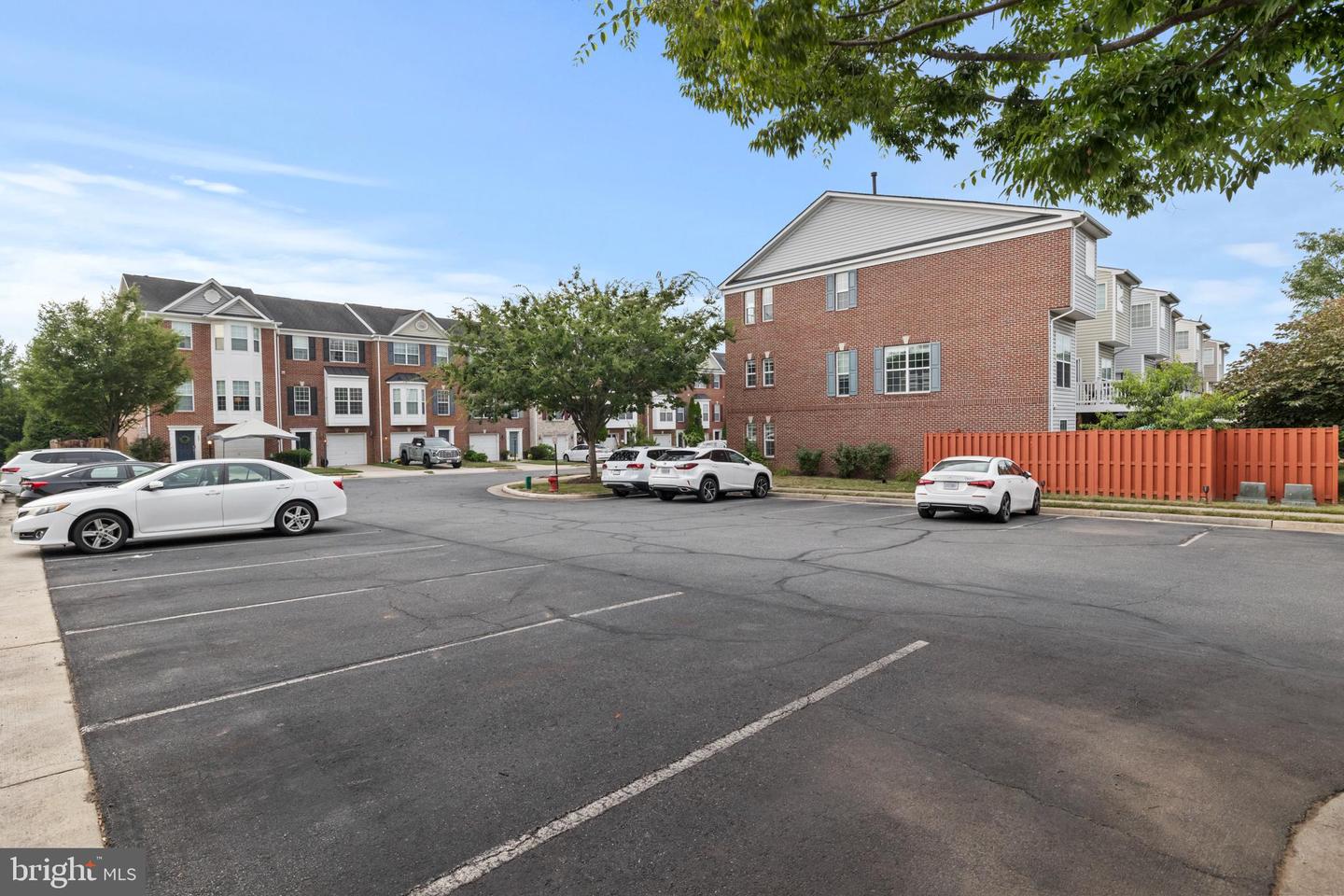 236 HAWKS VIEW SQ SE, LEESBURG, Virginia 20175, 3 Bedrooms Bedrooms, ,2 BathroomsBathrooms,Residential,For sale,236 HAWKS VIEW SQ SE,VALO2102830 MLS # VALO2102830