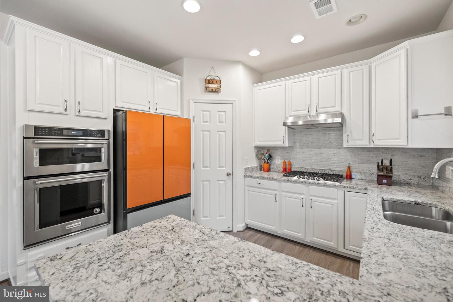 236 HAWKS VIEW SQ SE, LEESBURG, Virginia 20175, 3 Bedrooms Bedrooms, ,2 BathroomsBathrooms,Residential,For sale,236 HAWKS VIEW SQ SE,VALO2102830 MLS # VALO2102830
