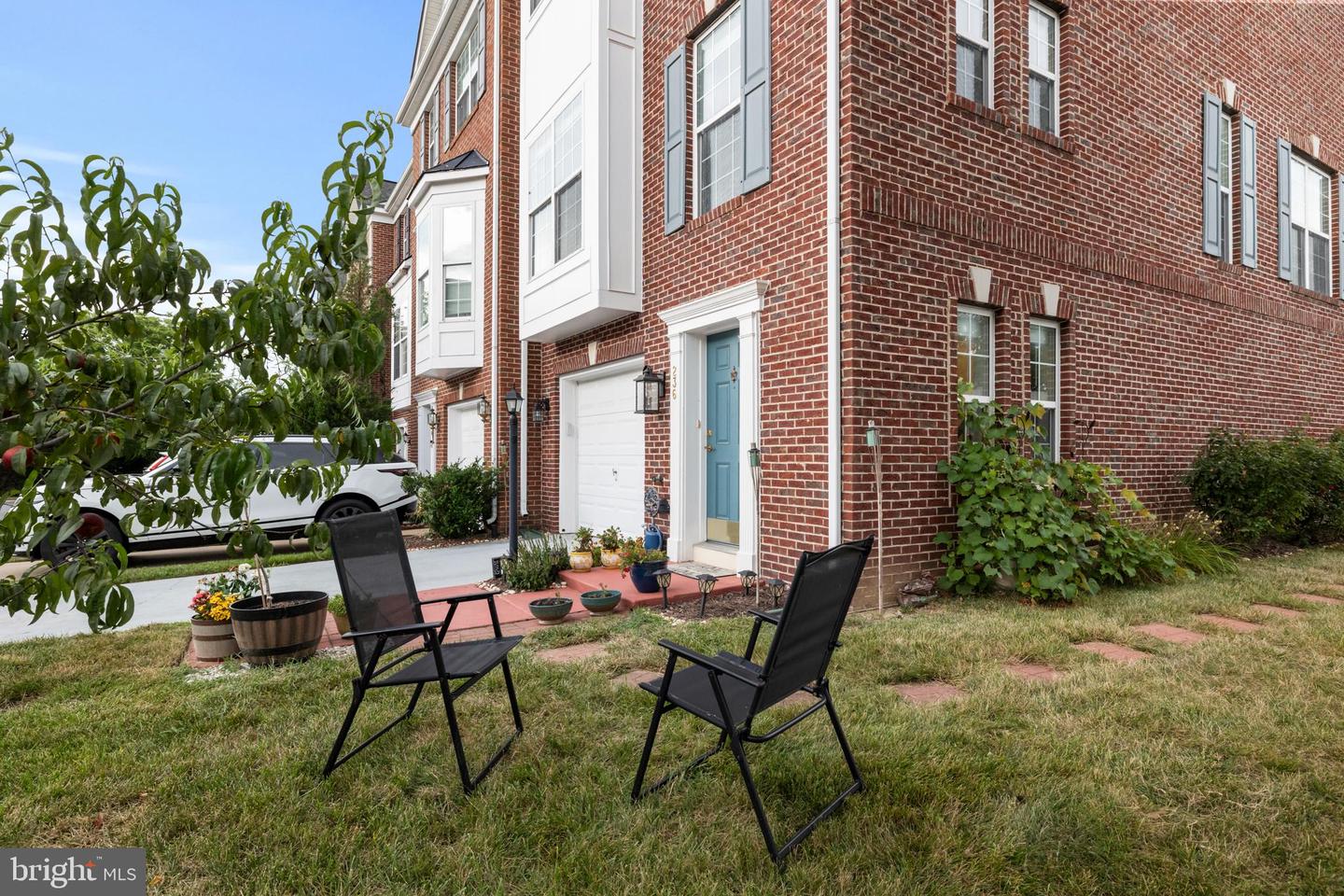 236 HAWKS VIEW SQ SE, LEESBURG, Virginia 20175, 3 Bedrooms Bedrooms, ,2 BathroomsBathrooms,Residential,For sale,236 HAWKS VIEW SQ SE,VALO2102830 MLS # VALO2102830