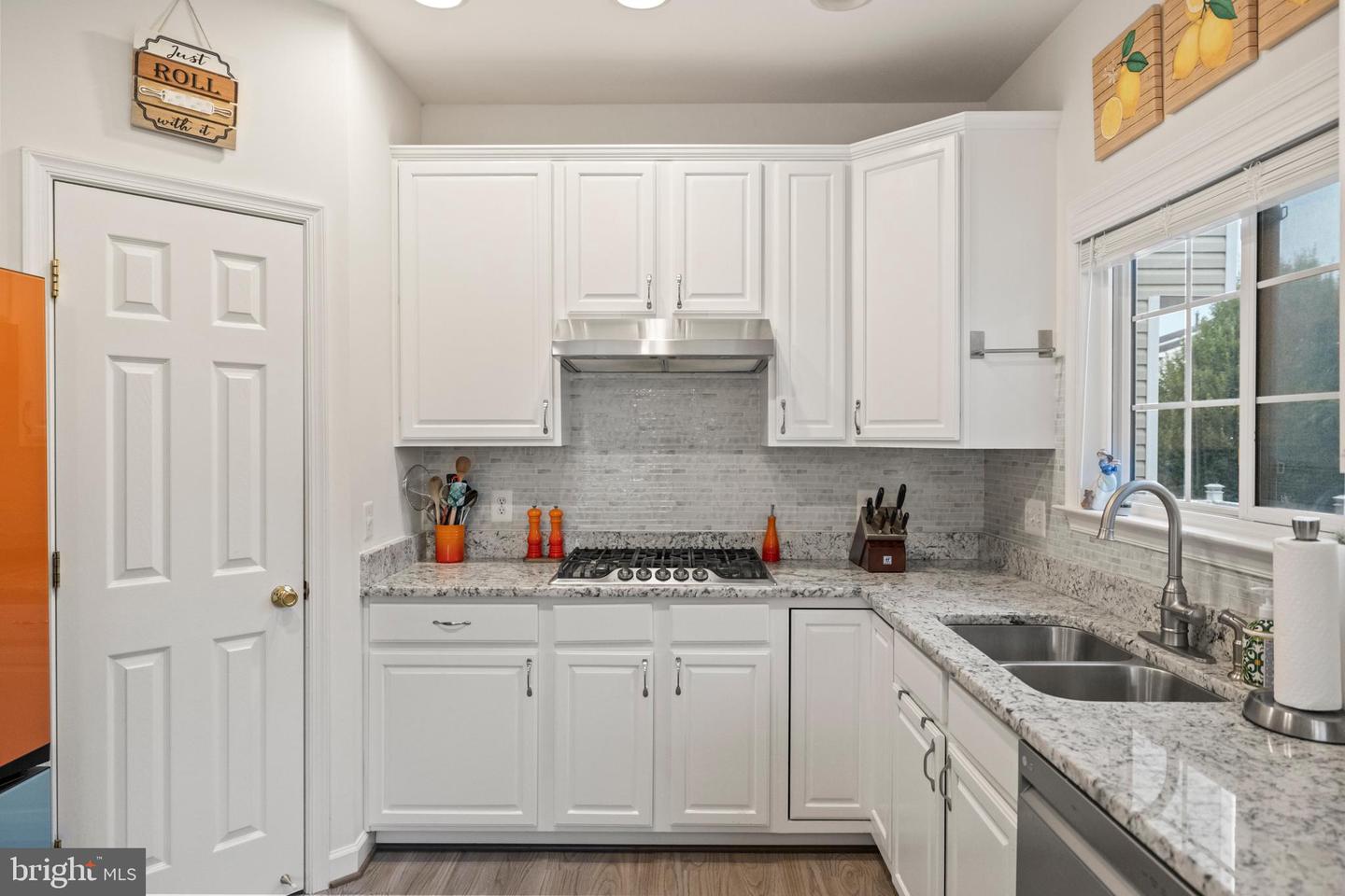 236 HAWKS VIEW SQ SE, LEESBURG, Virginia 20175, 3 Bedrooms Bedrooms, ,2 BathroomsBathrooms,Residential,For sale,236 HAWKS VIEW SQ SE,VALO2102830 MLS # VALO2102830