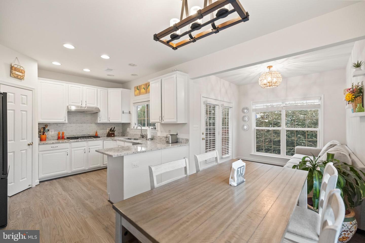 236 HAWKS VIEW SQ SE, LEESBURG, Virginia 20175, 3 Bedrooms Bedrooms, ,2 BathroomsBathrooms,Residential,For sale,236 HAWKS VIEW SQ SE,VALO2102830 MLS # VALO2102830