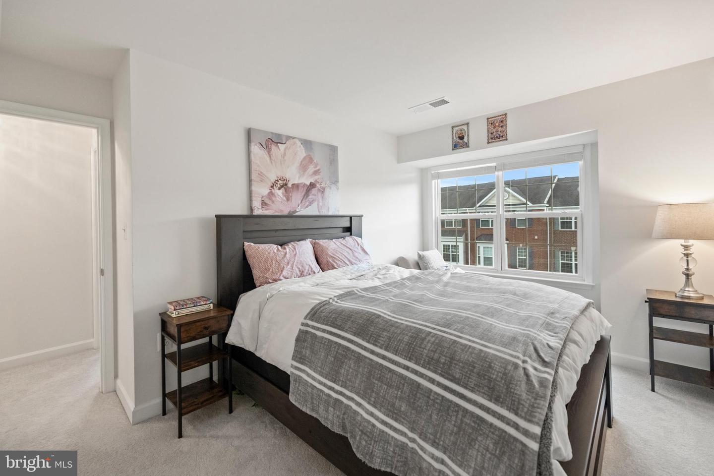 236 HAWKS VIEW SQ SE, LEESBURG, Virginia 20175, 3 Bedrooms Bedrooms, ,2 BathroomsBathrooms,Residential,For sale,236 HAWKS VIEW SQ SE,VALO2102830 MLS # VALO2102830