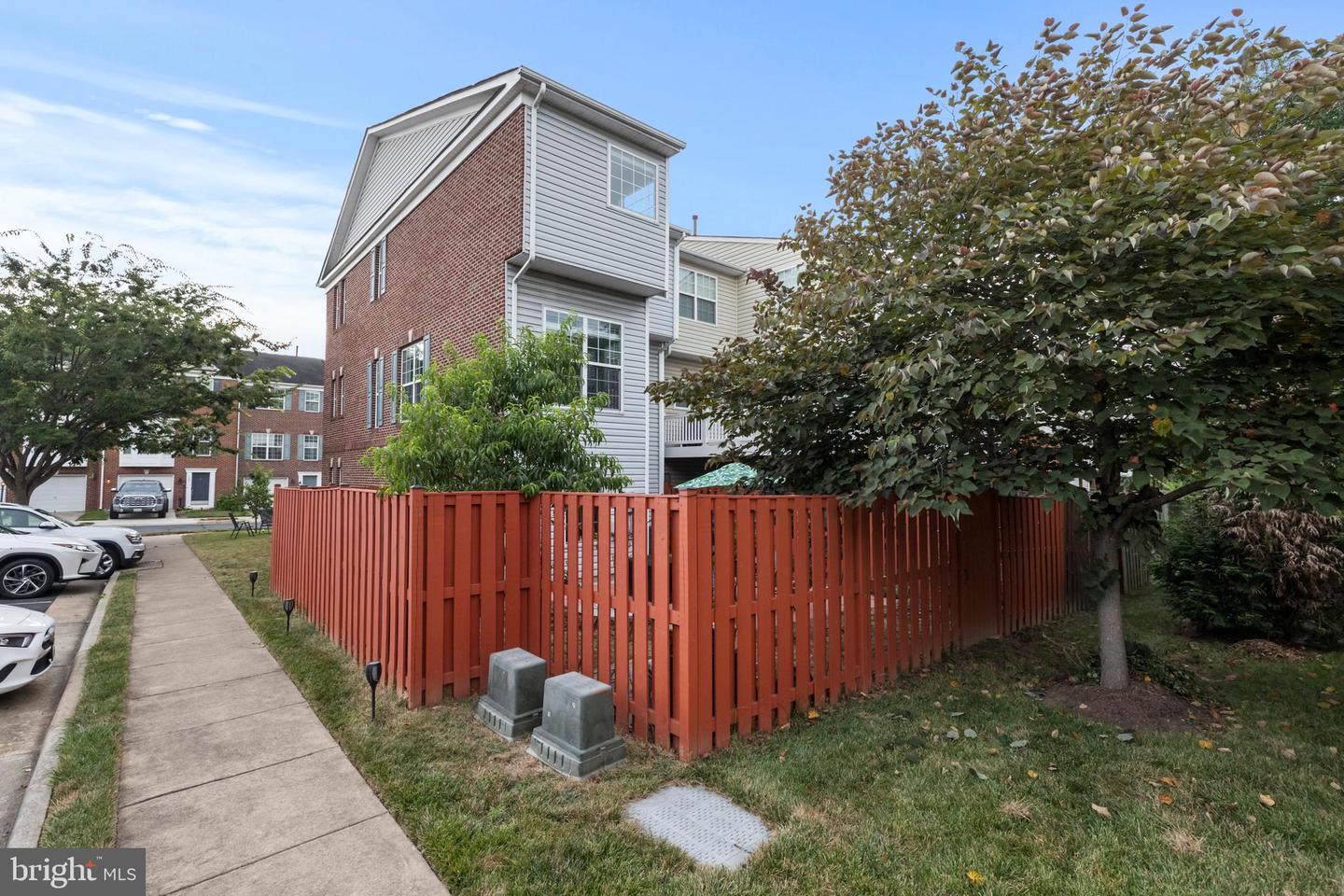 236 HAWKS VIEW SQ SE, LEESBURG, Virginia 20175, 3 Bedrooms Bedrooms, ,2 BathroomsBathrooms,Residential,For sale,236 HAWKS VIEW SQ SE,VALO2102830 MLS # VALO2102830