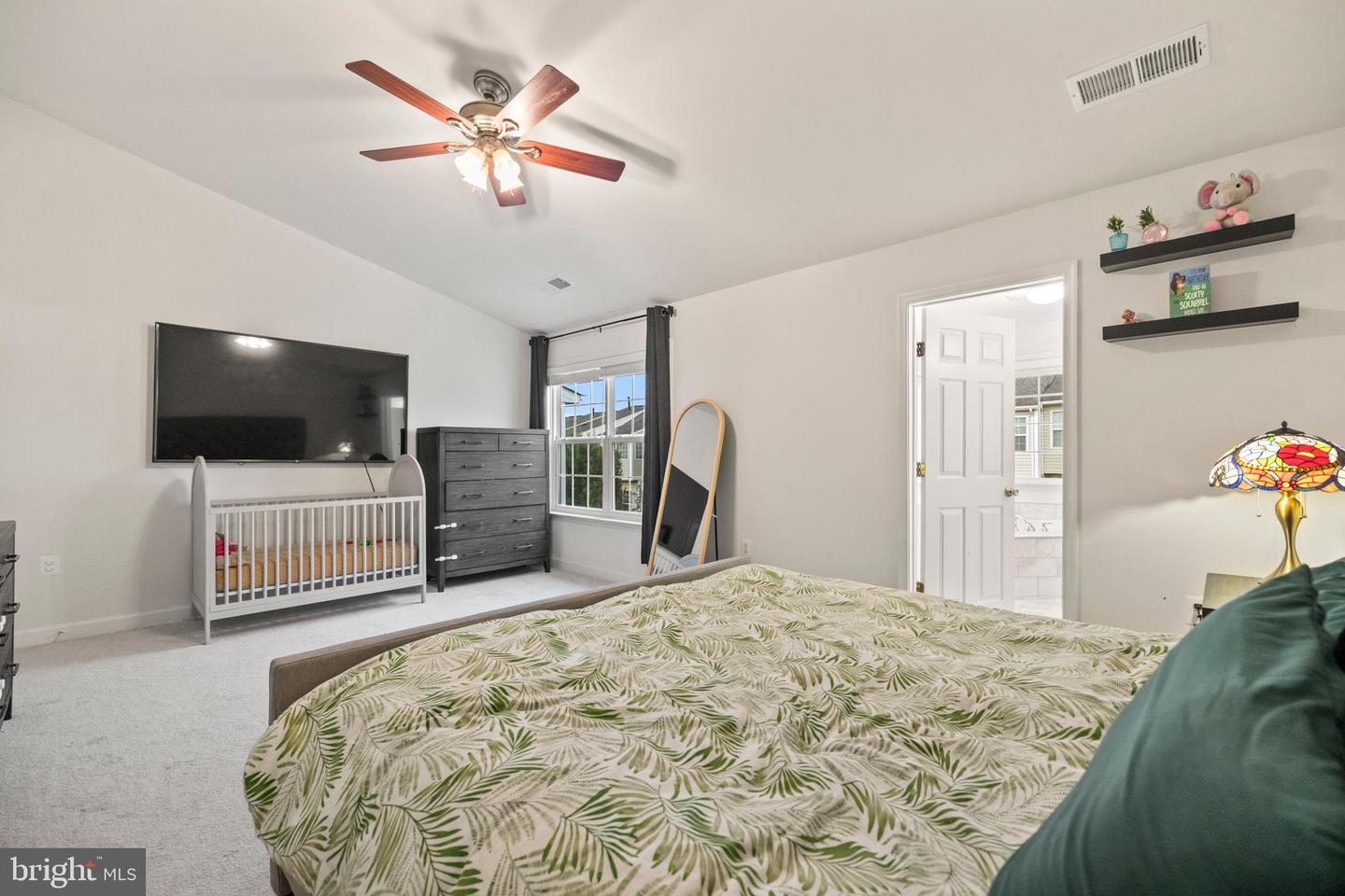 236 HAWKS VIEW SQ SE, LEESBURG, Virginia 20175, 3 Bedrooms Bedrooms, ,2 BathroomsBathrooms,Residential,For sale,236 HAWKS VIEW SQ SE,VALO2102830 MLS # VALO2102830