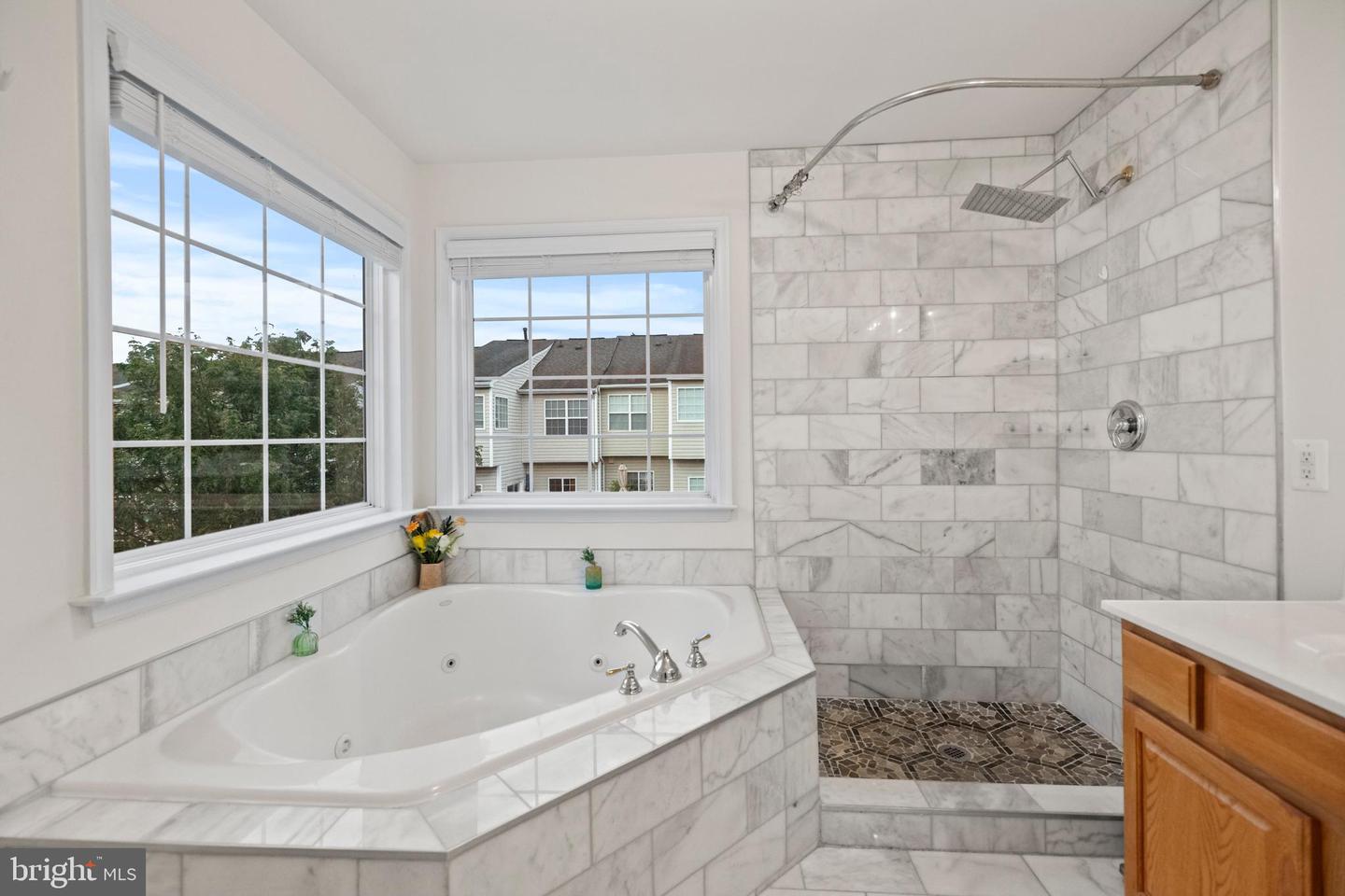 236 HAWKS VIEW SQ SE, LEESBURG, Virginia 20175, 3 Bedrooms Bedrooms, ,2 BathroomsBathrooms,Residential,For sale,236 HAWKS VIEW SQ SE,VALO2102830 MLS # VALO2102830