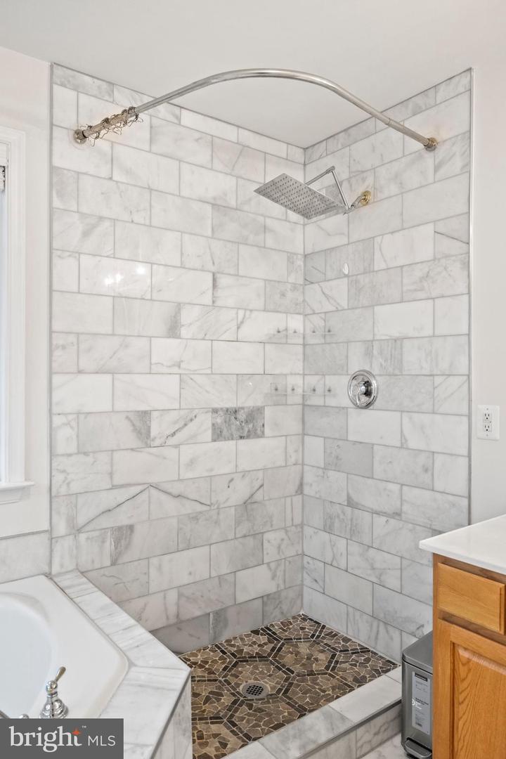 236 HAWKS VIEW SQ SE, LEESBURG, Virginia 20175, 3 Bedrooms Bedrooms, ,2 BathroomsBathrooms,Residential,For sale,236 HAWKS VIEW SQ SE,VALO2102830 MLS # VALO2102830