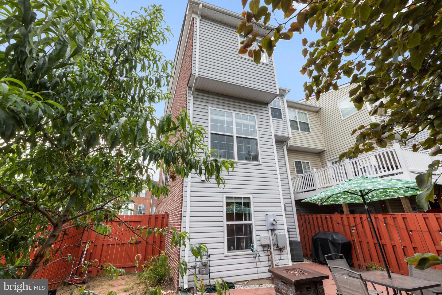 236 HAWKS VIEW SQ SE, LEESBURG, Virginia 20175, 3 Bedrooms Bedrooms, ,2 BathroomsBathrooms,Residential,For sale,236 HAWKS VIEW SQ SE,VALO2102830 MLS # VALO2102830